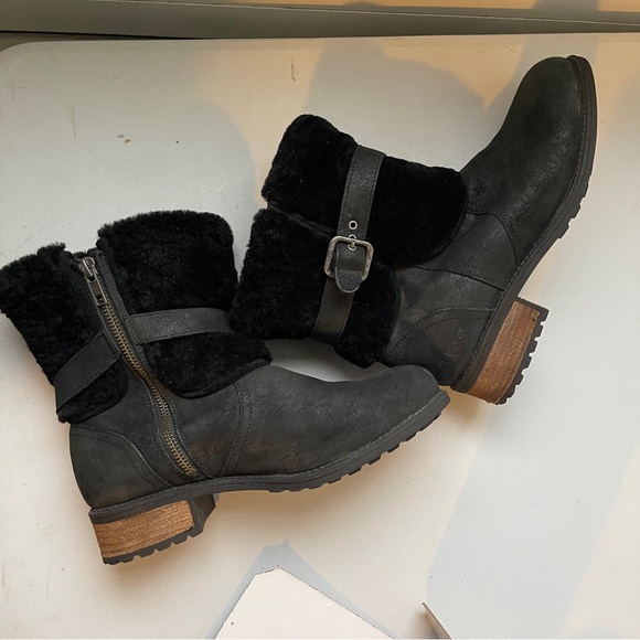 UGG Australia Boot #1008220 Black leather boots with Buckle Size 7  US - Picture 7 of 12